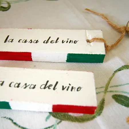 La Casa Del Vino - *